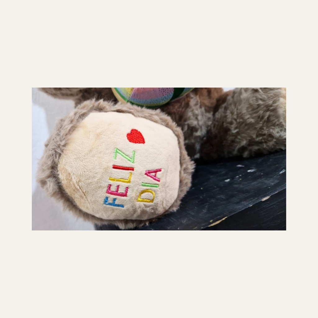 Oso feliz día